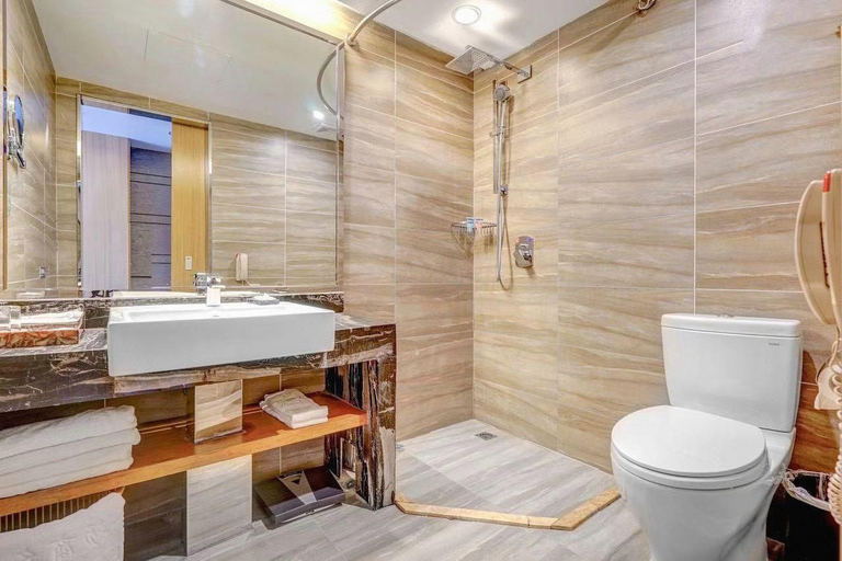 Bathroom 4, Manhattan Hotel, Harbin