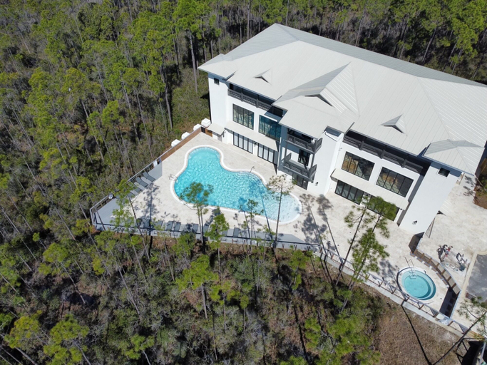 Exterior & Views 2, Pinewood30a, Walton