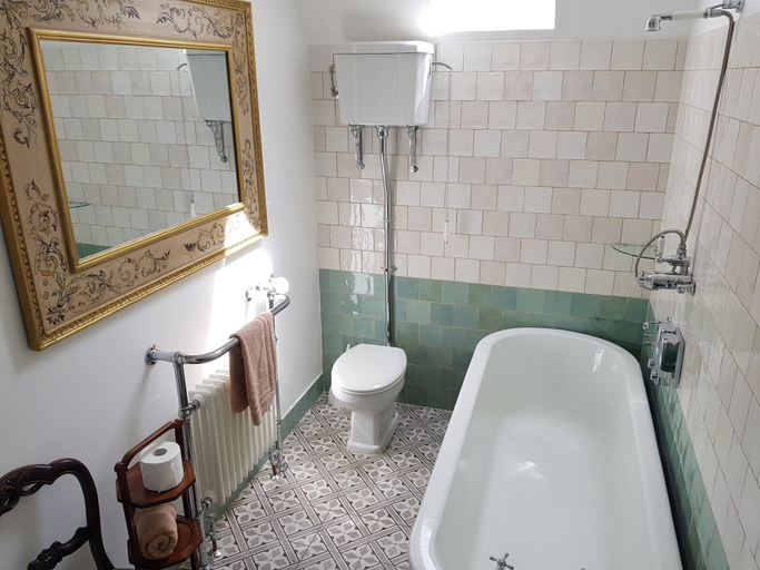 Bathroom 3, Cambus o'May Hotel, Aberdeenshire