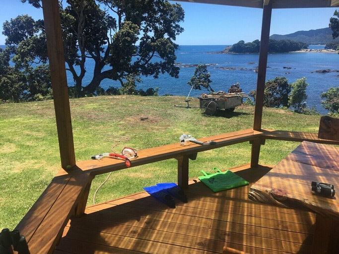 Others 4, Chillin n Grillin, Opotiki