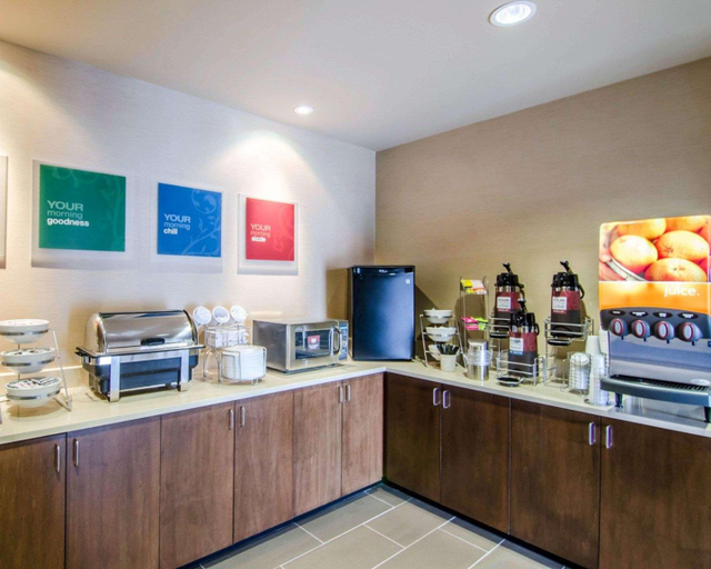 Food & Drinks 5, Comfort Inn & Suites Lynchburg Area, Campbell