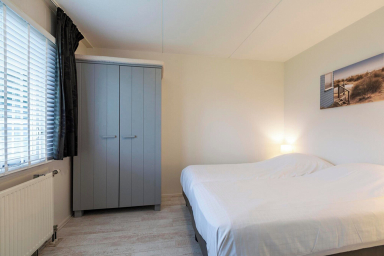 Bedroom 4, Beach Apartment 7 for 4 Guests in Callanstoog, Zijpe