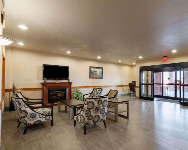 Public Area 2, Quality Inn Buffalo, Leon