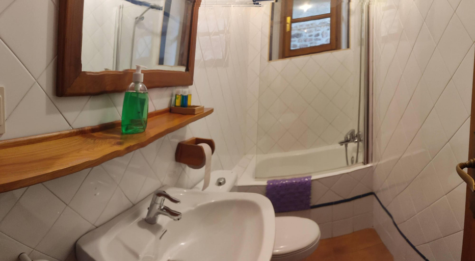 Others 5, Hostal Mendaurpe, Navarra