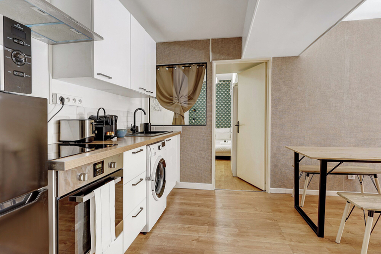 Others 3, Appartement Rue des ardennes, Paris