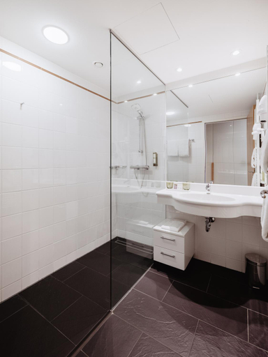 Bathroom 5, Spa Resort Geinberg, Ried im Innkreis
