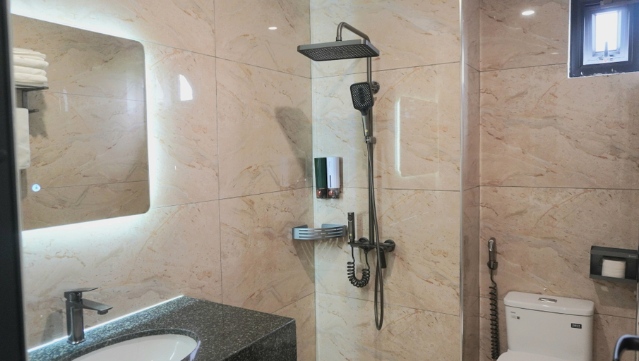 Bathroom 3, Jademay Airport Hotel, Sóc Sơn