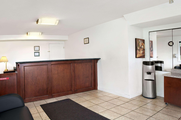 Public Area 3, Super 8 by Wyndham Kamloops East, Thompson-Nicola