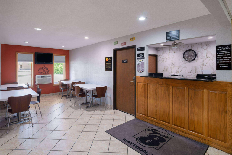 Public Area 2, Super 8 by Wyndham Mattoon, Coles