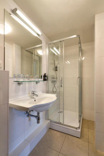 Bathroom 4, Hotel Pav, Praha 1