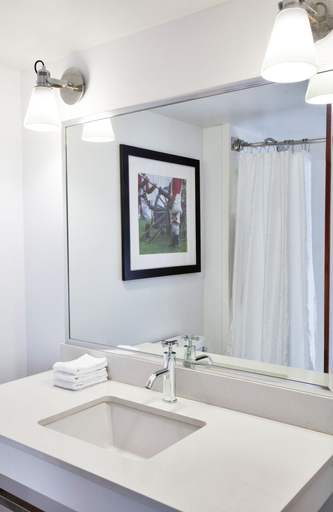 Bathroom 4, Four Points by Sheraton Philadelphia Northeast, Philadelphia