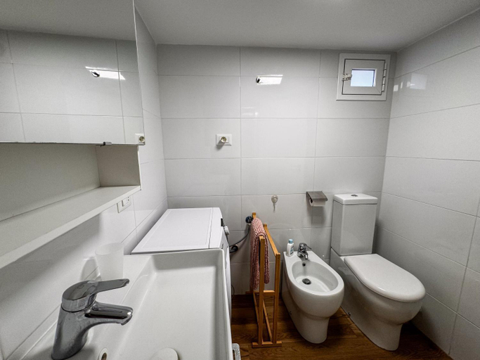 Bathroom 2, Cami s holidays home, Catania