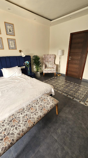 Bedroom 4, Chic 3BHK w Pvt Pool & Fieldview: BluJam Villa, North Goa