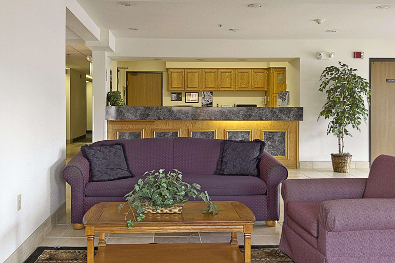 Public Area 2, Super 8 by Wyndham The Dalles OR, Wasco