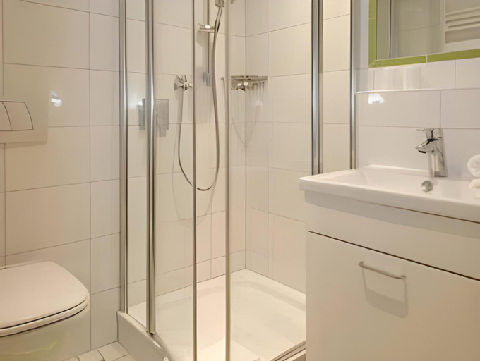 Bathroom 2, Landhotel - Restaurant Zur Krone, Breisgau-Hochschwarzwald