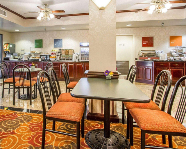 Food & Drinks 5, Comfort Suites Mobile East Bay, Baldwin