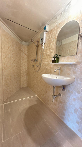 Bathroom 3, Cocohouse Sukhumvit 1, Wattana