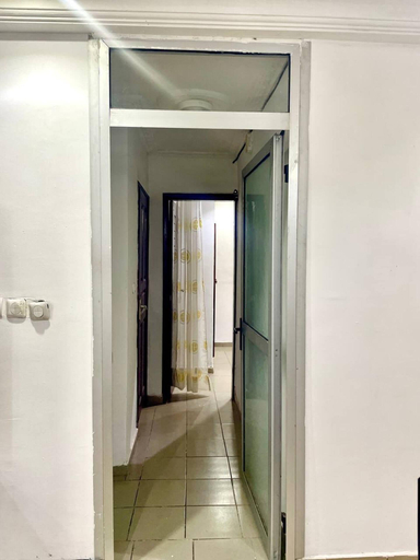 Interior 3, 2 Bed Apt Sleeps 5 - Wifi, Parking, Balcony, Wouri
