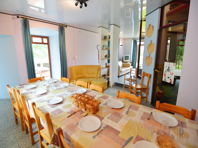 Food & Drinks, Luxurious Farmhouse in Rondu Luxembourg, Luxembourg