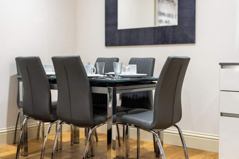 Others 5, The Shepherd Residences, London