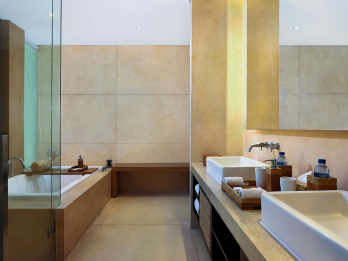 Bathroom 10