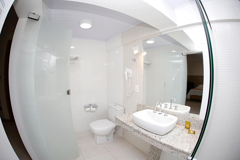Bathroom, Luz Hotel Pato Branco, Pato Branco