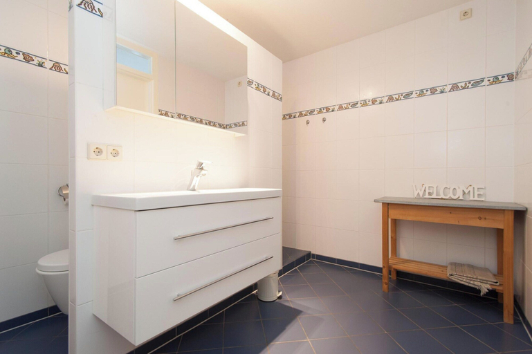 Bathroom 4, Suite Duinzicht in Callanstoog Village Square, Zijpe