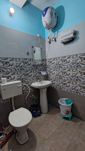 Bathroom, Kandari Homestay, Garhwal