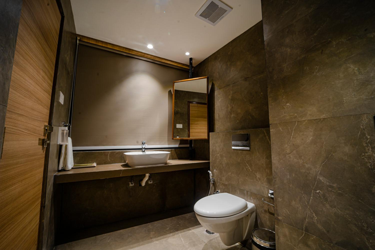 Bathroom 3, Hotel Palacio Regency, Alipurduar