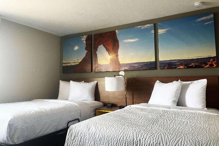 Bedroom 3, Ambassador Inn Albuquerque, Bernalillo