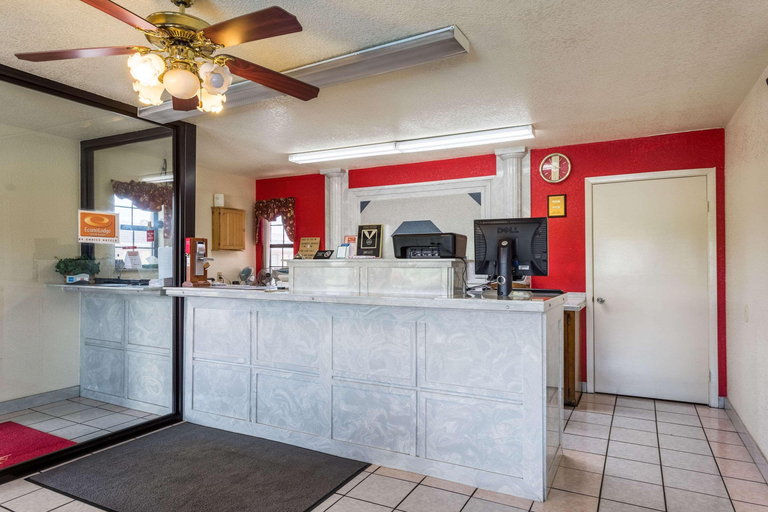 Public Area 2, Econo Lodge & Suites Forrest City Area, Monroe