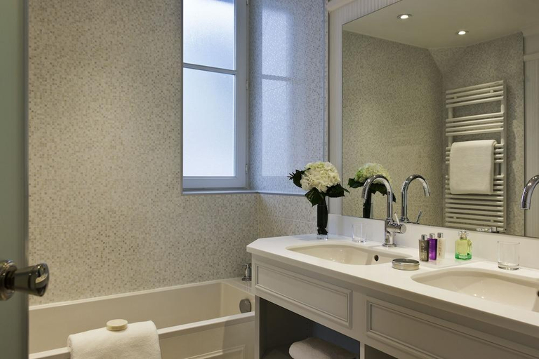 Bathroom 3, Hotel Barriere L'Hermitage, Loire-Atlantique