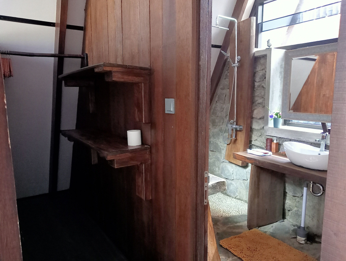 Bathroom 12