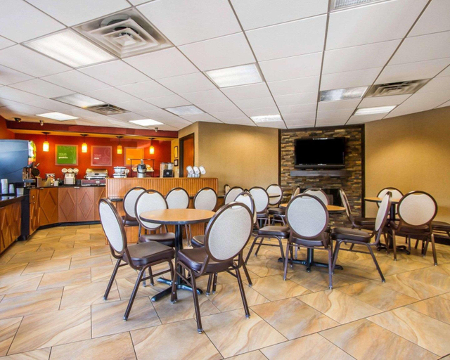 Food & Drinks 5, Rodeway Inn & Suites North, Montgomery