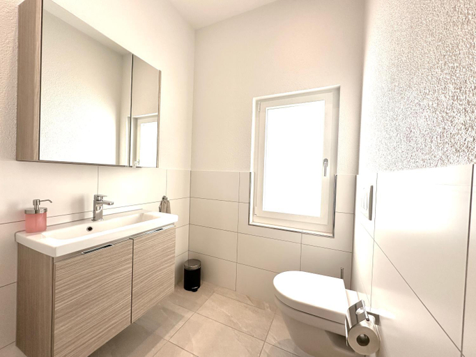 Bathroom 2, Business Apartments Niederbipp ZIMMERzuVERMIETEN, Wangen