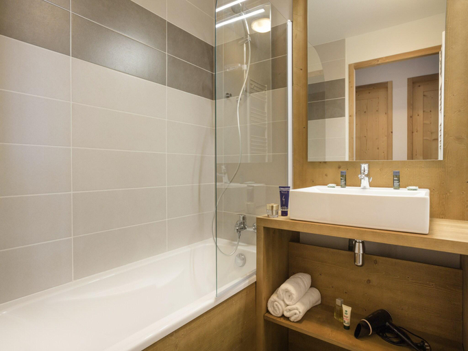Bathroom 3, Apartment in Beaufort near Ski Slopes, Savoie
