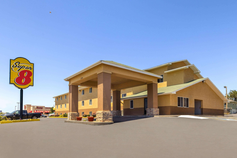 Public Area 3, Super 8 by Wyndham Dodge City, Ford