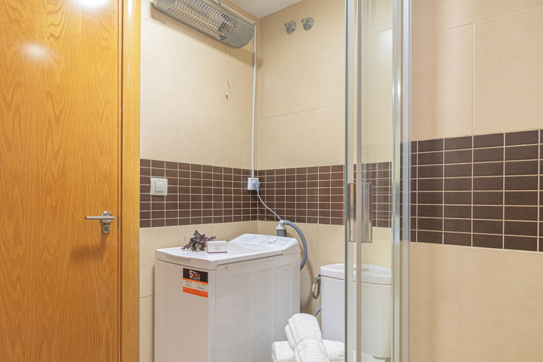 Bathroom 4, Benidorm Levante Beach Apartments, Alicante