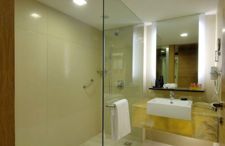 Bathroom 5, Radisson Pune Kharadi, Pune
