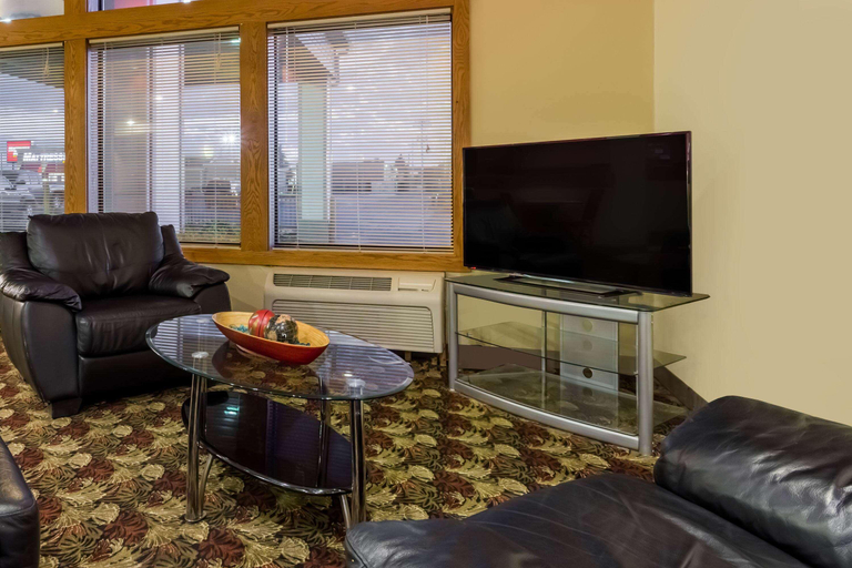 Public Area, Super 8 by Wyndham Appleton, Outagamie
