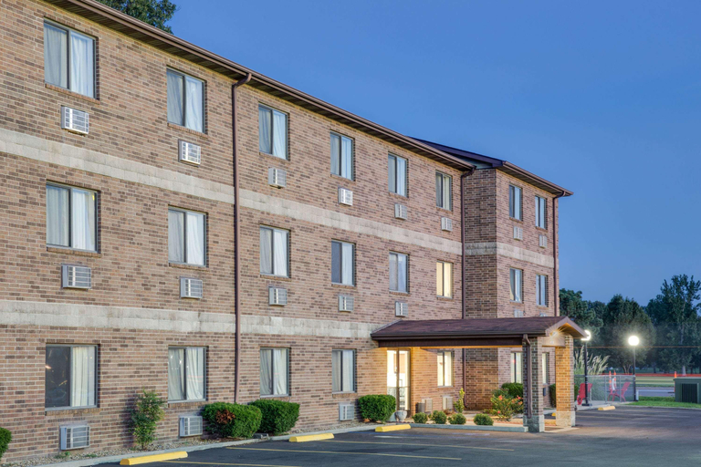 Exterior & Views