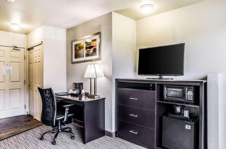 Bedroom 3, Quality Inn & Suites Westminster - Broomfield, Jefferson