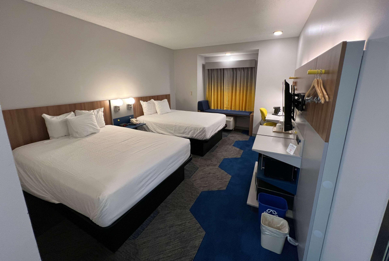 Bedroom 3, Microtel Inn & Suites By Wyndham Charlotte/Northl, Mecklenburg
