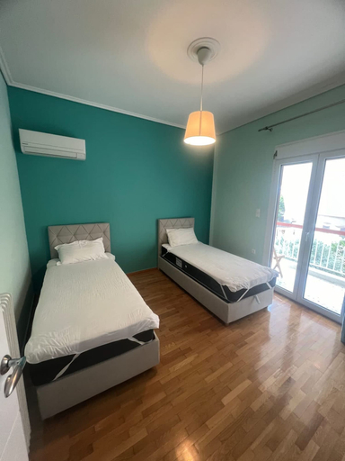 Room 2, Sunny Coastal Escape in Alimos, Attica
