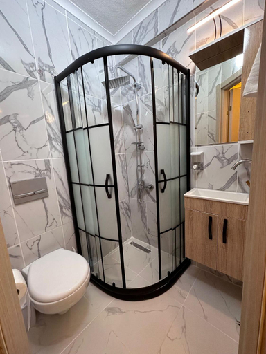 Bathroom 4, Pilot hotel, Arnavutkoy