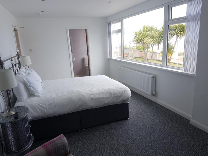 Bedroom, Halfway House Hotel, Mid and East Antrim