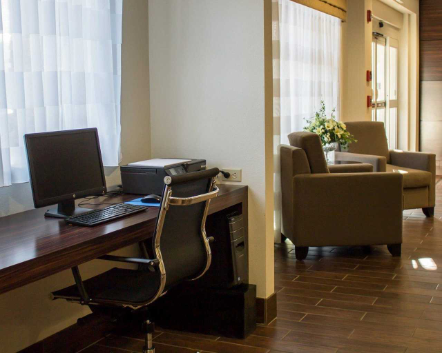 Public Area 3, Sleep Inn & Suites Moundsville - Wheeling, Marshall