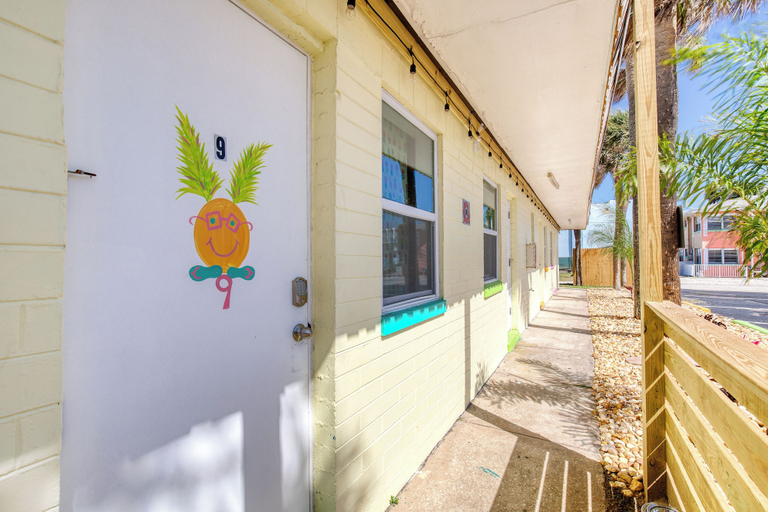 Others 4, Pineapple Shores Retro Inn, Volusia