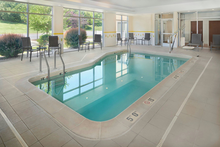 Sport & Beauty, Fairfield Inn & Suites Reading Wyomissing, Berks