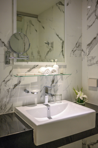 Bathroom 5, THE BEACHFRONT HOTEL PHUKET, Phuket Island